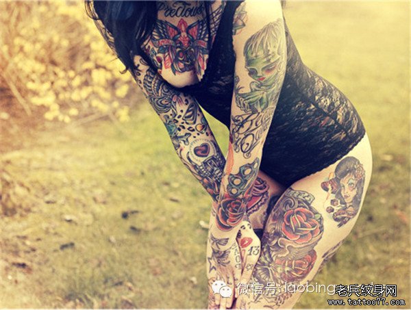 一组大尺度的tattoo girl纹身写真图片