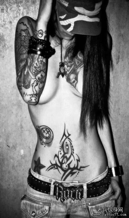 个性的美女纹身图案由武汉纹身店推荐