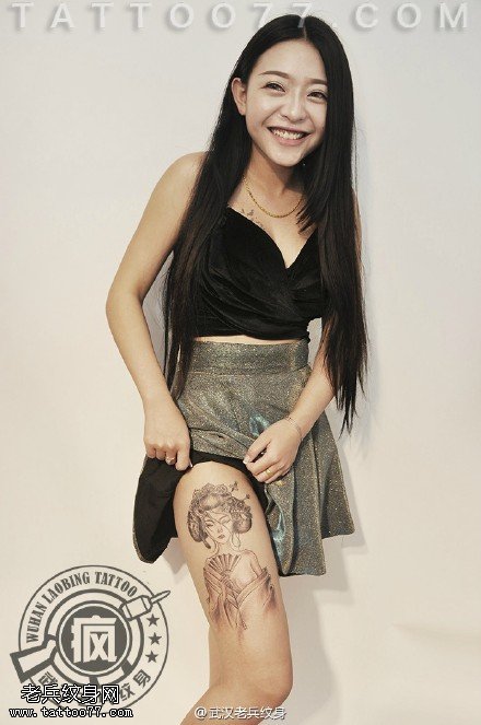 武汉专业纹身店美女纹身顾客写真