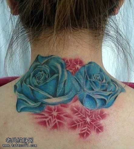蓝玫瑰花纹身图案