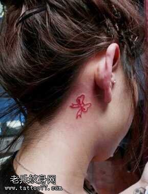 耳朵蝴蝶结纹身图案