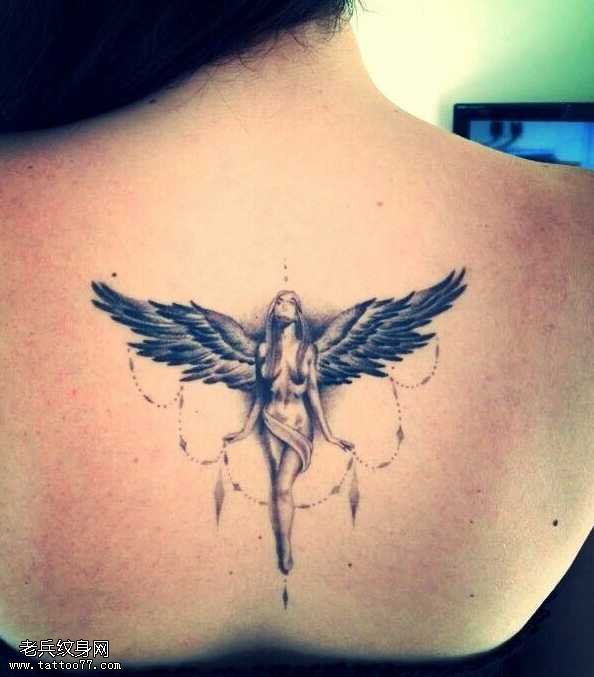 背部漂亮唯美小天使纹身图案