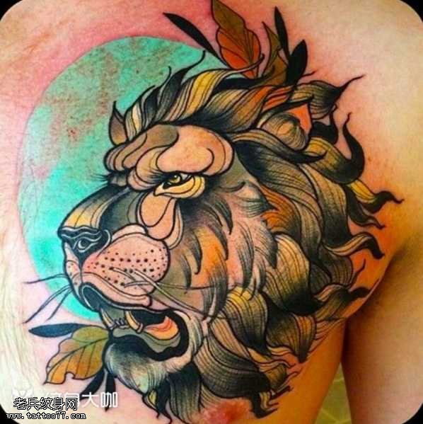 胸部school狮子纹身图案