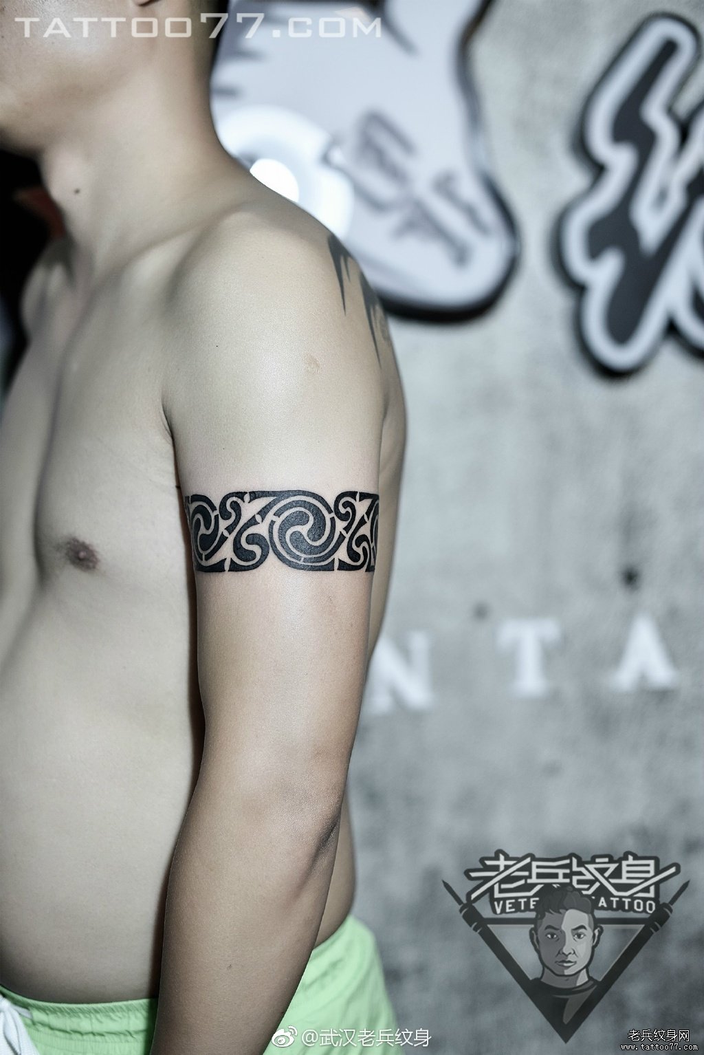 武汉纹身店打造的图腾臂环纹身图案作品