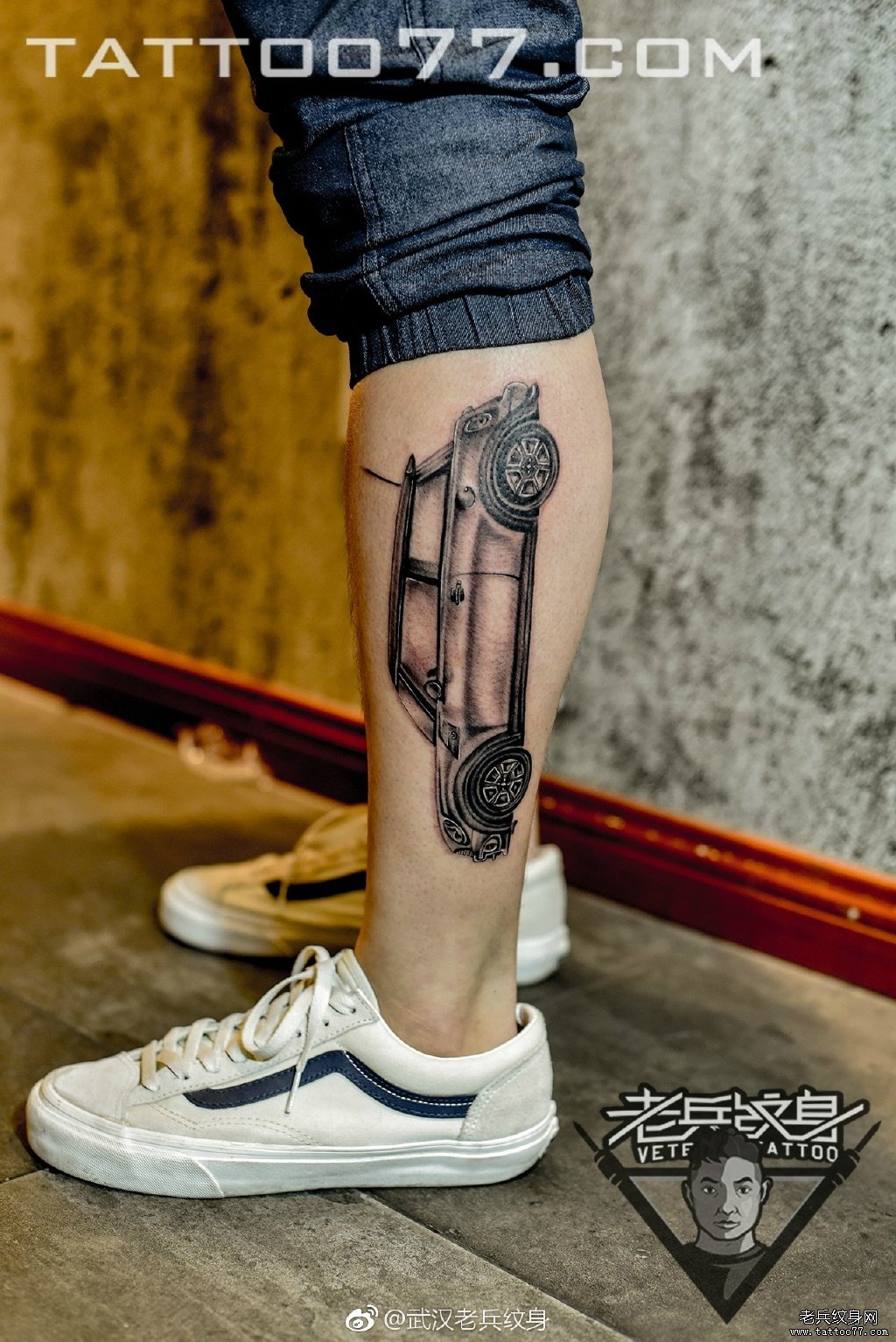 武汉女纹身师打造的小腿汽车纹身图案作品
