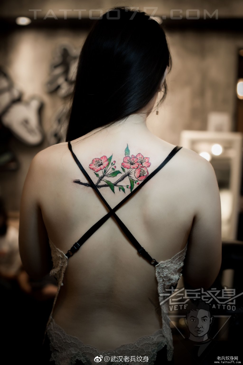 背部樱花纹身图案作品