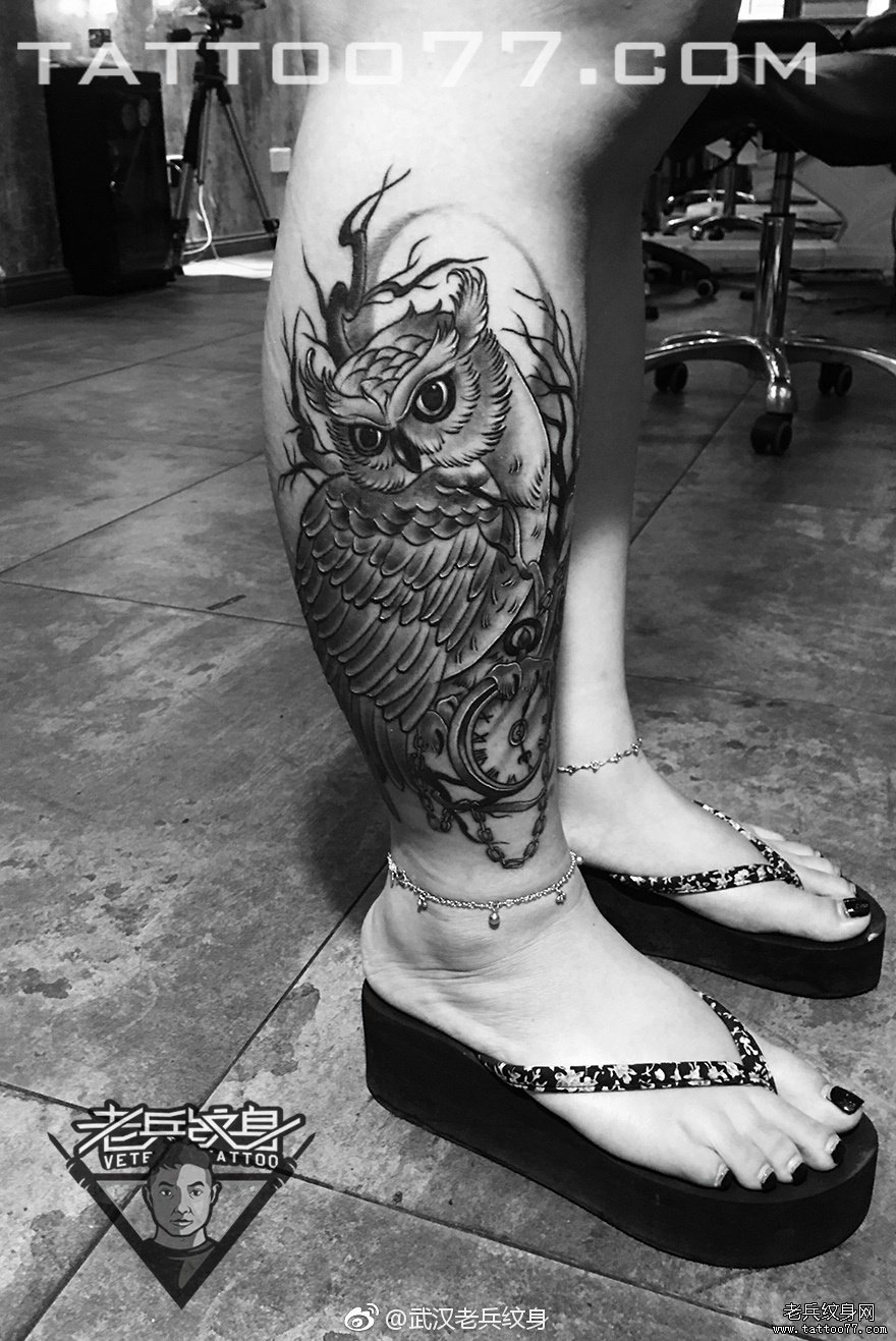 腿部猫头鹰纹身图案