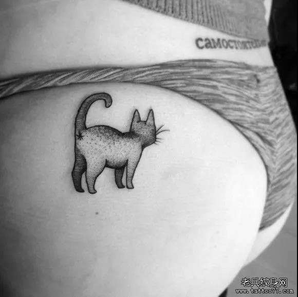 臀部猫咪纹身图案