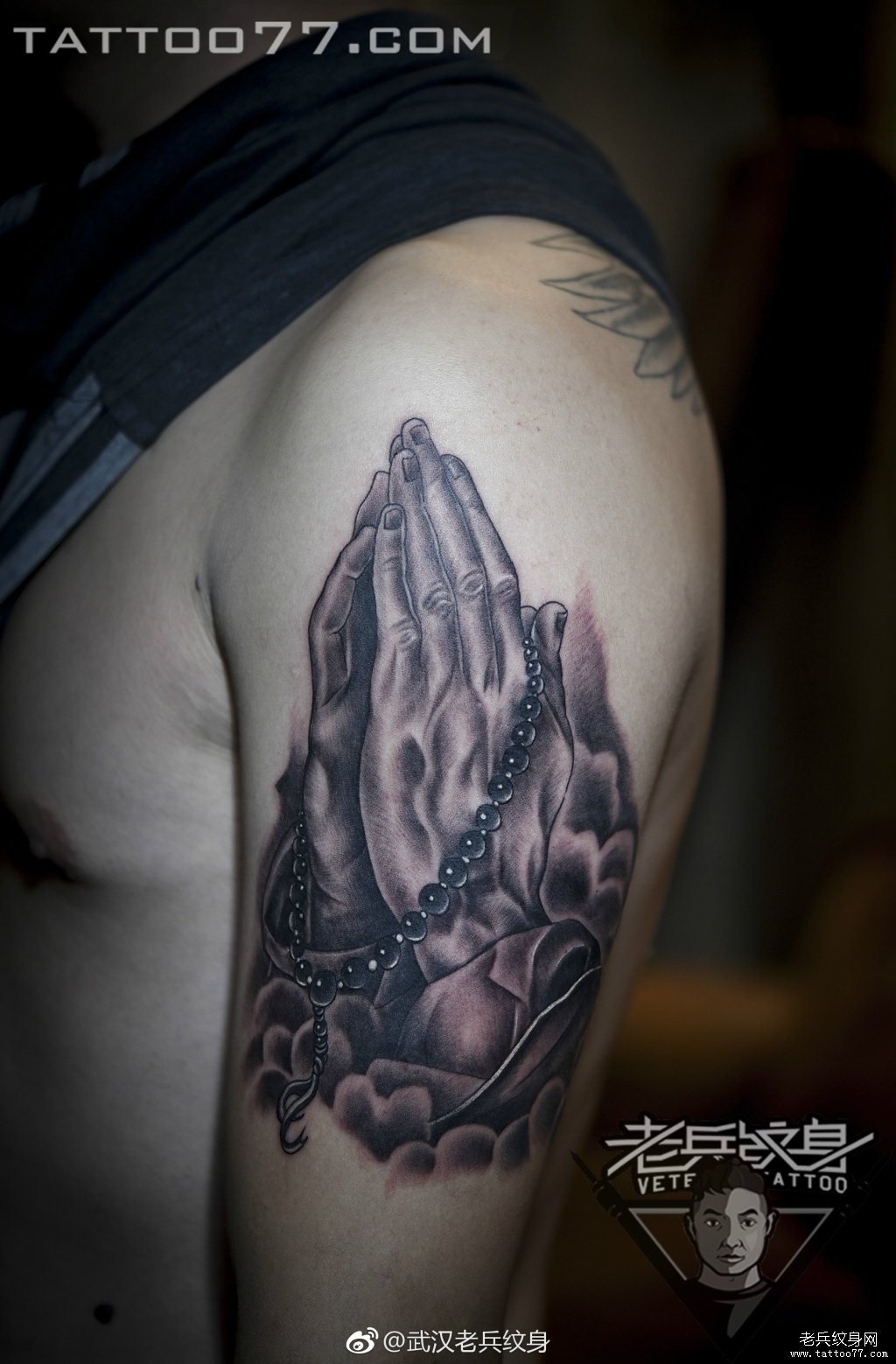 大臂祈祷之手纹身图案作品