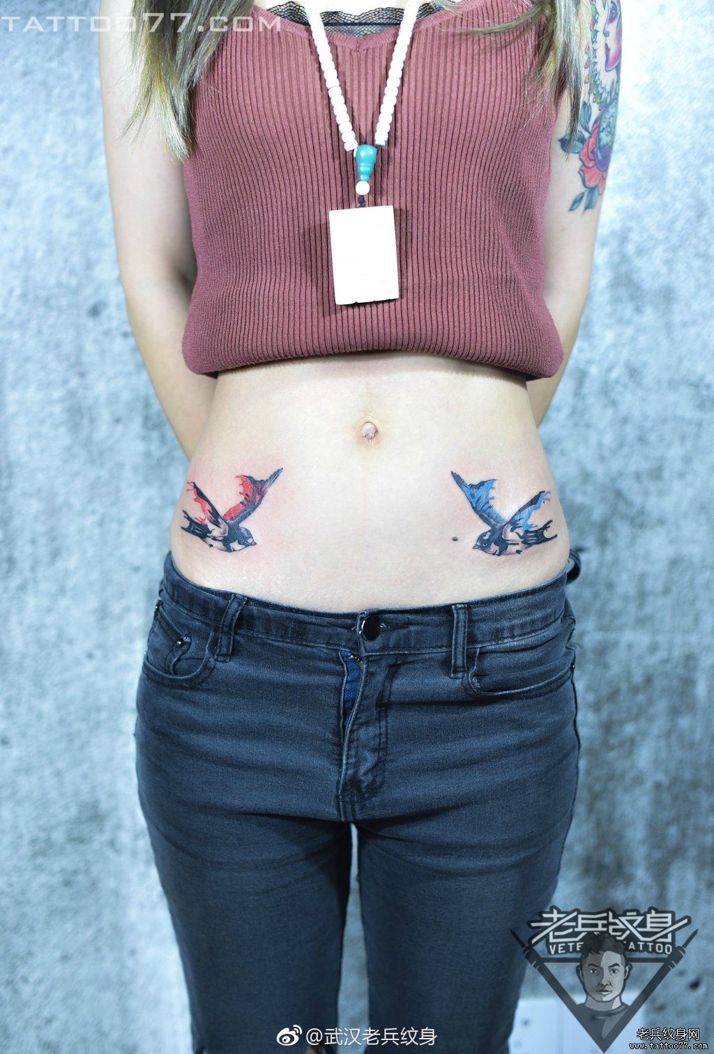 腹部女人纹身图案