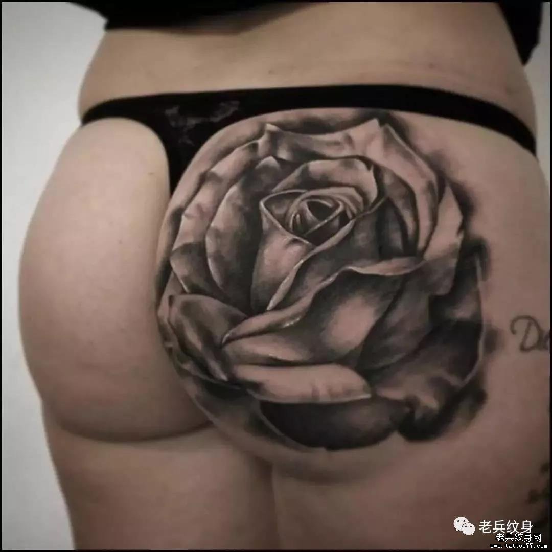臀部玫瑰花藤纹身图案