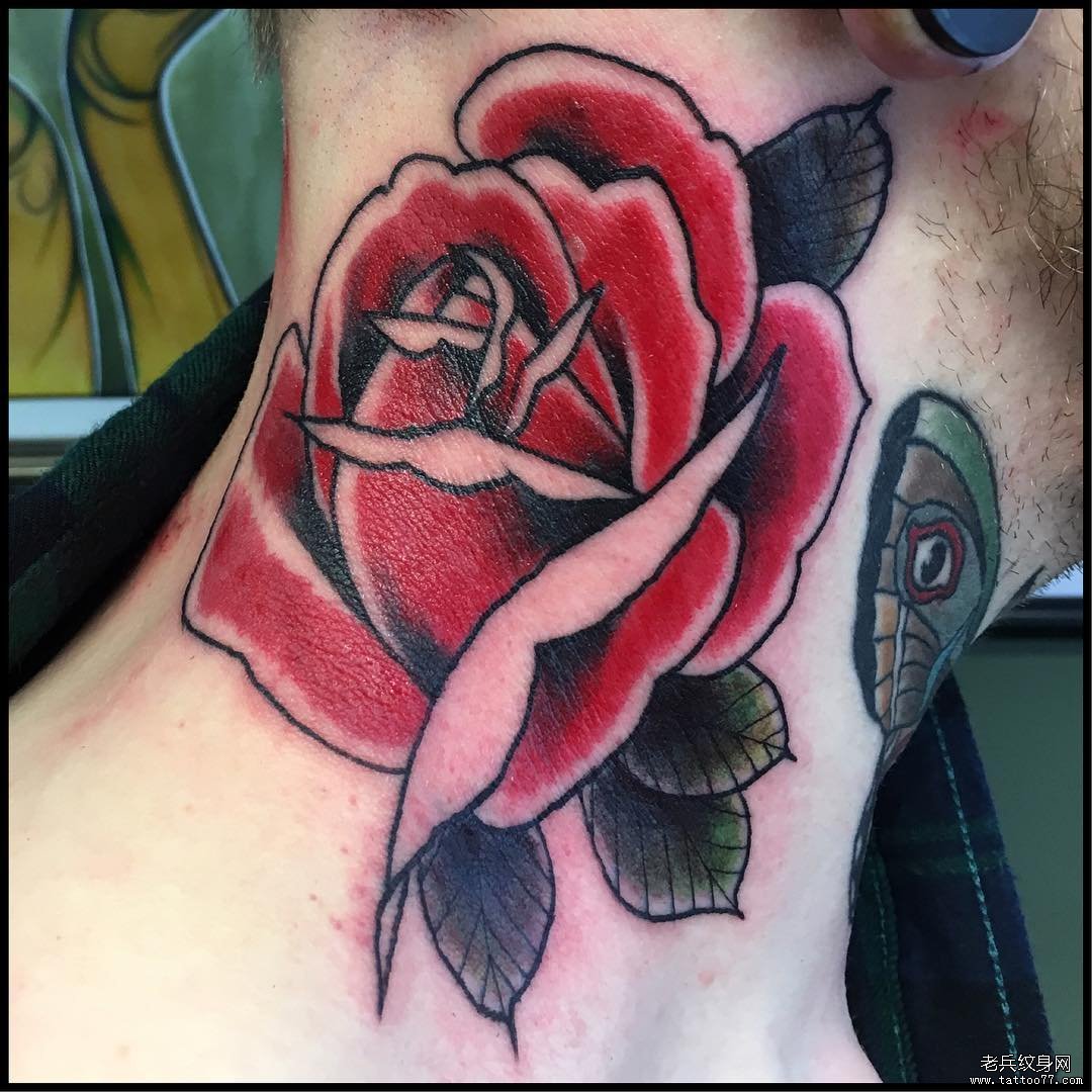 色彩玫瑰脖子纹身图案