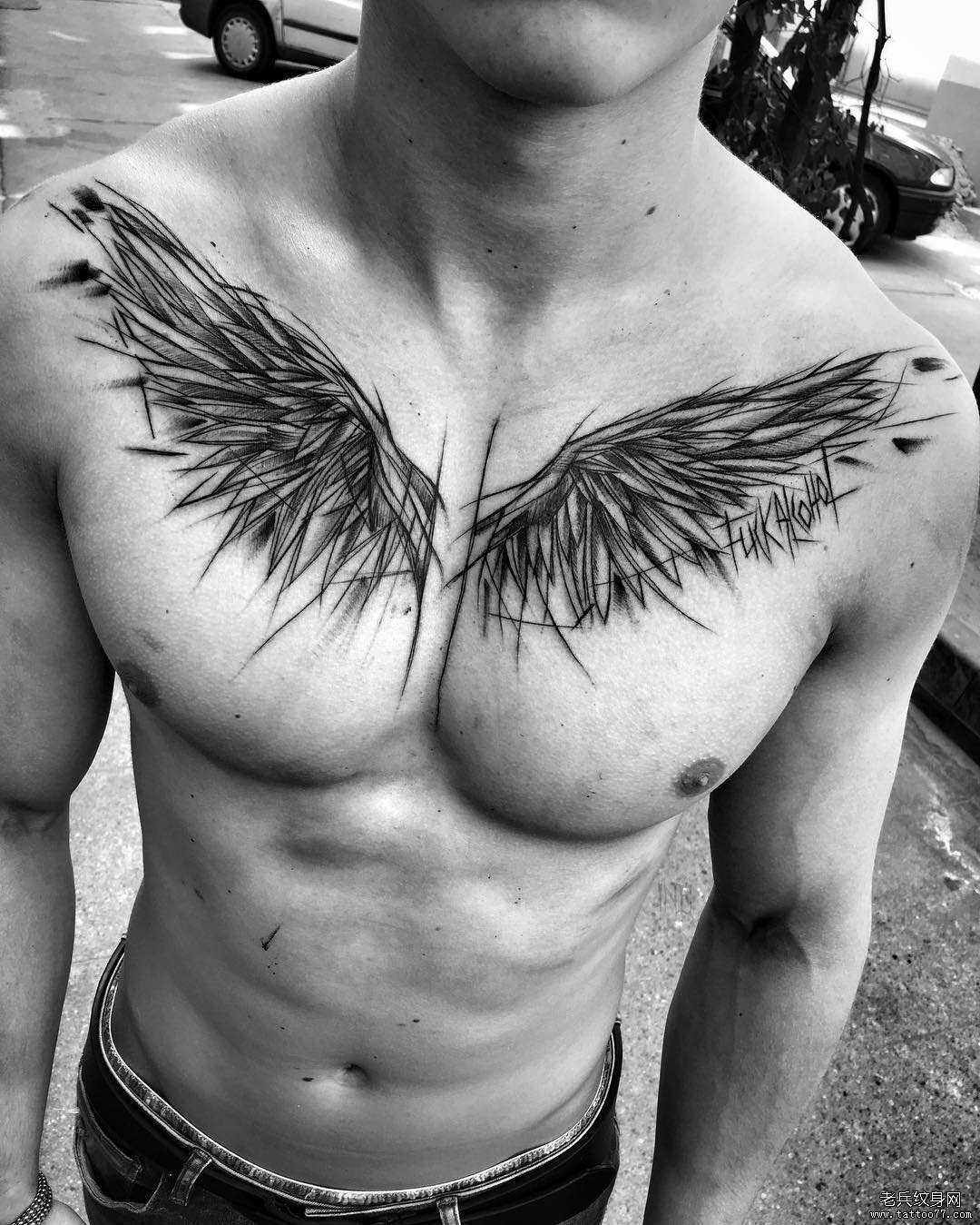 胸口抽象线条风格翅膀纹身图案