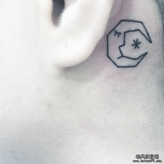 耳后月亮纹身