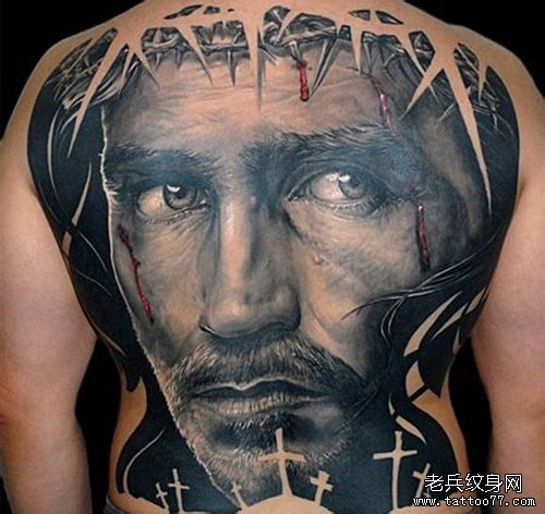 经典的男人背部满背耶稣纹身图案_武汉纹身店