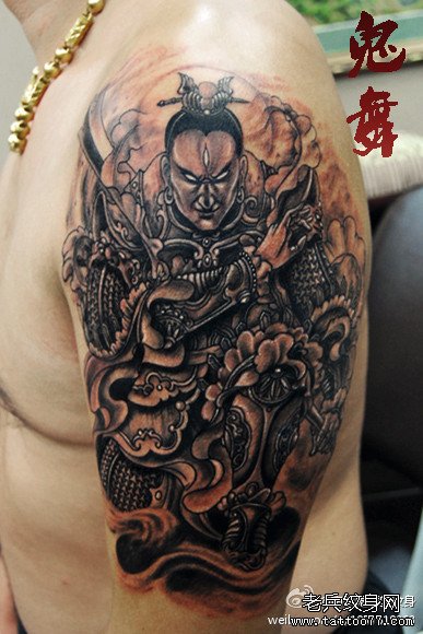 手臂超帅霸气的二郎神杨戬纹身图案_武汉纹身
