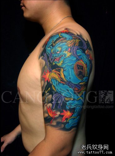 手臂时尚很酷的雷神纹身图案_武汉纹身店之家