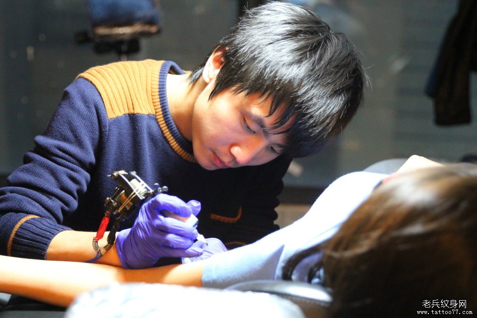 武汉专业纹身店纹身师喻迪制作手臂内侧纹身图