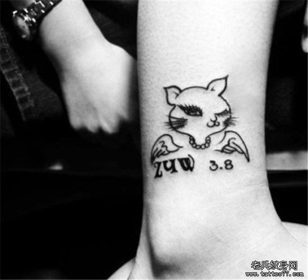 脚踝小猫天使纹身图案由武汉最好的刺青店推荐