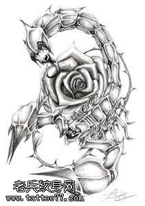 蝎子玫瑰花纹身图案