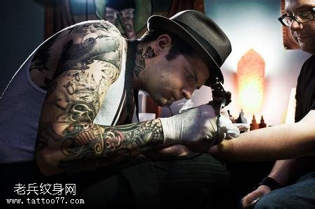 请尊重每一个奋斗在一线的纹身艺术家_武汉纹