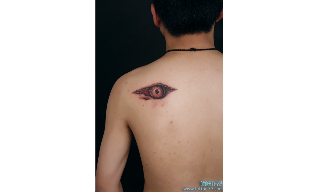本店为来自武昌纹身爱好者打造的背部撕皮眼睛纹身图案作品 ... ...