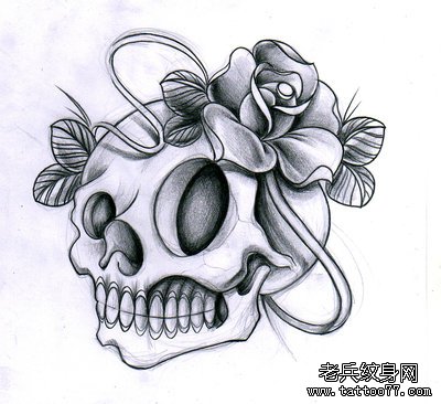 武汉最专业的纹身店为你推荐一款时尚个性的骷髅玫瑰花纹身图案