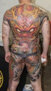 背部男人喜欢的霸气的满背龙纹身图案