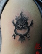 手背一款插画小精灵纹身图案