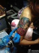 2012年11月27兵哥制作大臂new school女人纹身图案现场