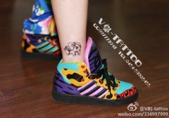 美女腿部精美可爱的小象纹身图案
