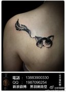 肩背可爱小巧的猫咪纹身图案