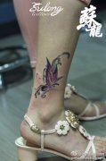 女生腿部潮流时尚的school风格的蝴蝶纹身图案