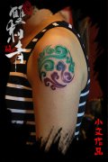 手臂潮流经典的传统抽象云纹身图案