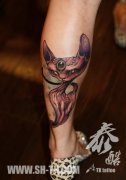腿部很酷经典的一款猫咪纹身图案