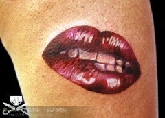 推荐一款漂亮唇印纹身图案