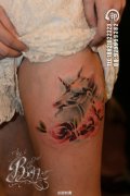 美女腿部唯美好看的独角兽纹身图案