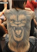 武汉最专业的纹身店为你推荐一款时尚霸气的满背狮子纹身图案