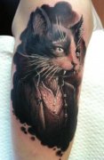 给大家欣赏一款个性猫人纹身作品
