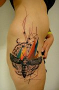 推荐美女大腿上一款性感纹身作品