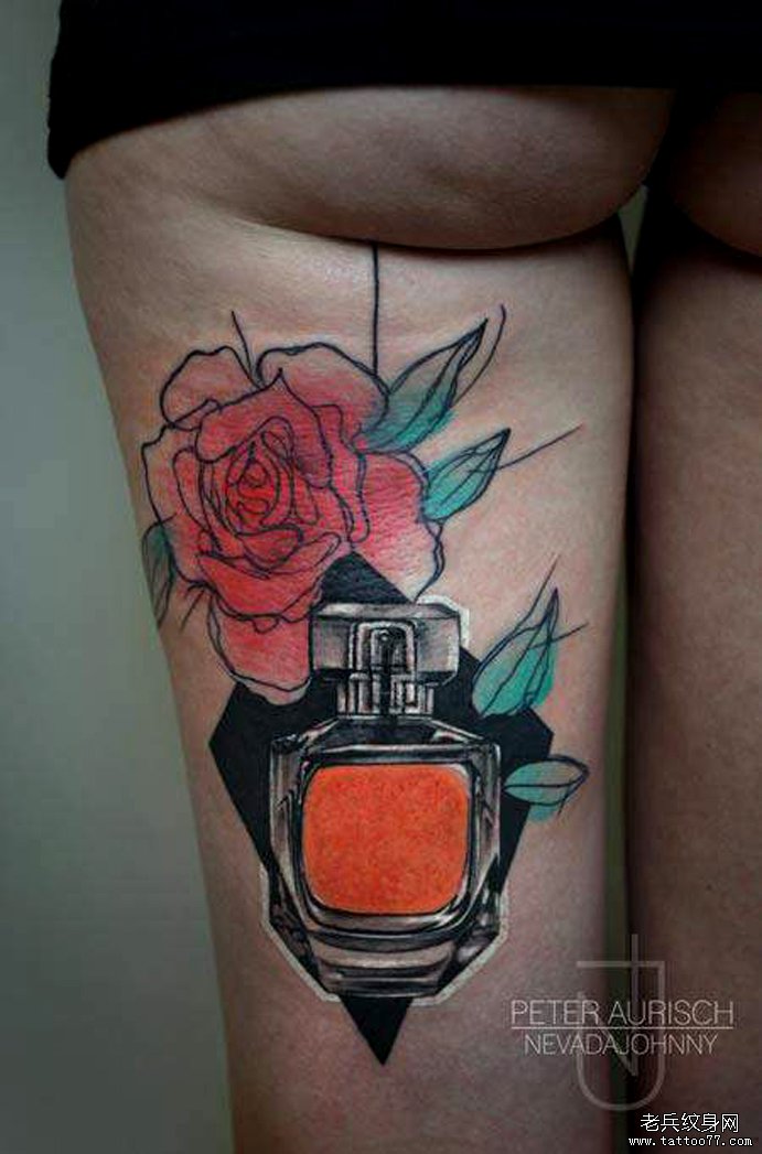 推荐一款大腿性感时尚花纹身作品