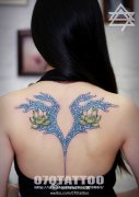 推荐一款美女后背精致纹身图案