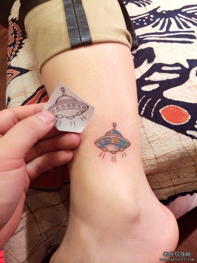 武汉最好的tattoo店推荐一款脚踝宇宙tattoo图案