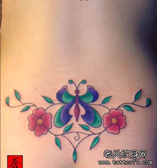 一款女性腰花藤蔓纹身图案由武汉tattoo店推荐