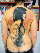 背部之特别风格女神纹身图案