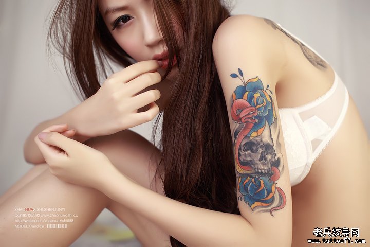 武汉最好的纹身店推荐一款女性手臂彩色纹身图案