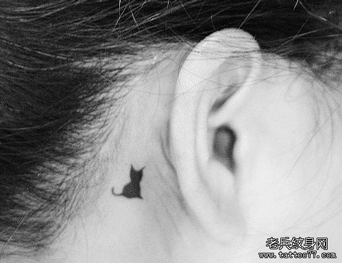 小清新耳部猫纹身图案