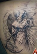 背部死神纹身图案由武汉最好的纹身店推荐