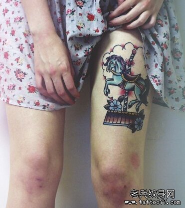 腿部旋转木马纹身图案
