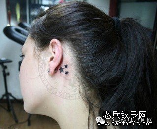 耳后小清新星星纹身